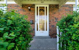 8-zimmer haus in der stadt in North York, Kanada. C$1 692 000