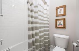 8-zimmer haus in der stadt in Etobicoke, Kanada. C$2 531 000