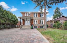 9-zimmer haus in der stadt in North York, Kanada. C$1 945 000