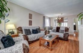 10-zimmer haus in der stadt in Scarborough, Kanada. C$1 543 000