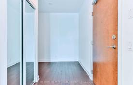 5-zimmer wohnung in Lake Shore Boulevard West, Kanada. C$873 000