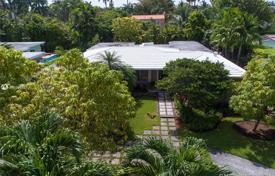 8-zimmer einfamilienhaus 267 m² in Miami Beach, Vereinigte Staaten. $2 495 000