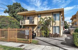 Haus in der stadt 443 m² in Miami, Vereinigte Staaten. $1 950 000