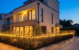 3-zimmer haus in der stadt 167 m² in Lastva Grbaljska, Montenegro. 399 000 €
