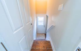 11-zimmer haus in der stadt in Scarborough, Kanada. C$1 308 000