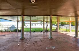 5-zimmer haus in der stadt 278 m² in Miami, Vereinigte Staaten. $650 000