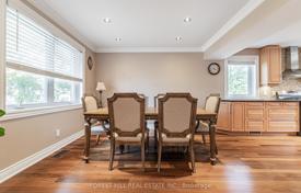 13-zimmer haus in der stadt in North York, Kanada. C$2 677 000