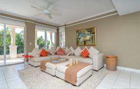 Wohnung – Fisher Island Drive, Miami Beach, Florida,  Vereinigte Staaten. 975 000 €