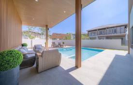 4-zimmer villa 300 m² in Pattaya, Thailand. $563 000