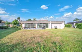 Haus in der Stadt – Tamarac, Broward, Florida,  Vereinigte Staaten. $600 000