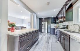 10-zimmer haus in der stadt in Scarborough, Kanada. C$1 505 000