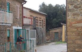 Grundstück in Gambassi Terme, Italien. 1 000 000 €