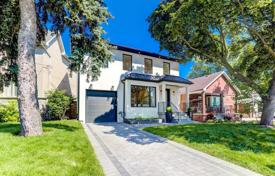 5-zimmer haus in der stadt in East York, Kanada. C$2 325 000