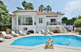 Villa – Cap d'Antibes, Antibes, Côte d'Azur,  Frankreich. 2 795 000 €