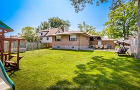 10-zimmer haus in der stadt in North York, Kanada. C$1 533 000