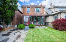 Haus in der Stadt – Lake Shore Boulevard West, Etobicoke, Toronto,  Ontario,   Kanada. C$1 244 000