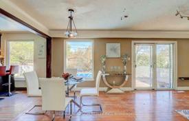 10-zimmer haus in der stadt in Scarborough, Kanada. C$1 478 000