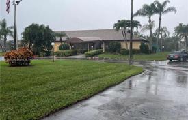 Haus in der Stadt – West Palm Beach, Florida, Vereinigte Staaten. $365 000
