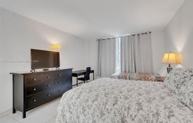 2-zimmer appartements in eigentumswohnungen 96 m² in Collins Avenue, Vereinigte Staaten. 693 000 €