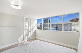 Eigentumswohnung – Hallandale Beach, Florida, Vereinigte Staaten. $275 000