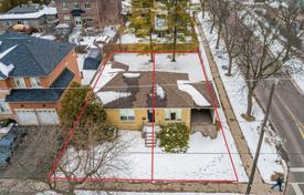 5-zimmer haus in der stadt in North York, Kanada. C$2 507 000