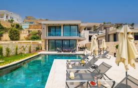Villa mit Garten und Schwimmbädern in Antalya Kalkan. $1 173 000