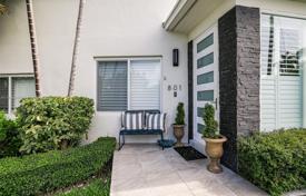 Haus in der Stadt – Surfside, Florida, Vereinigte Staaten. $2 535 000