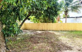 3-zimmer haus in der stadt 150 m² in Miami, Vereinigte Staaten. $590 000