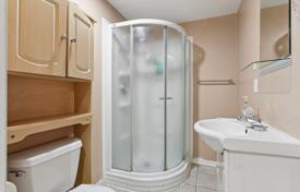 9-zimmer haus in der stadt in Scarborough, Kanada. C$1 539 000