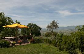 21-zimmer landgut 909 m² in Trevi, Italien. 1 680 000 €