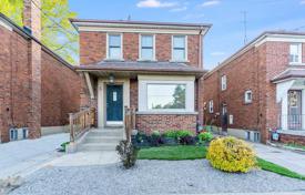 4-zimmer haus in der stadt in East York, Kanada. C$1 103 000