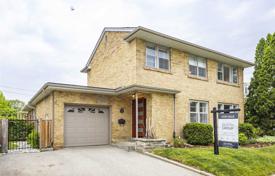 3-zimmer haus in der stadt in Etobicoke, Kanada. C$1 818 000