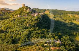 12-zimmer villa 1044 m² in Siena, Italien. 1 400 000 €