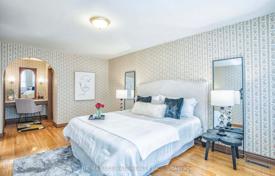 11-zimmer haus in der stadt in Scarborough, Kanada. C$1 750 000