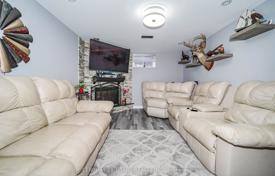 8-zimmer haus in der stadt in Scarborough, Kanada. C$1 422 000
