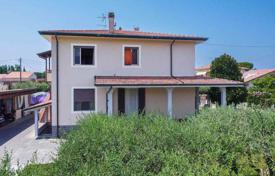6-zimmer villa 282 m² in Massa, Italien. 696 000 €