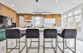 11-zimmer haus in der stadt in Scarborough, Kanada. C$2 568 000