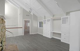4-zimmer haus in der stadt 453 m² in Miami, Vereinigte Staaten. $1 649 000