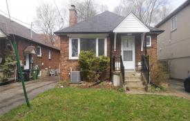 6-zimmer haus in der stadt in Scarborough, Kanada. C$1 344 000