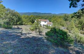 6-zimmer einfamilienhaus in Grambois, Frankreich. 795 000 €