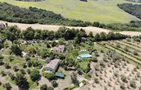 15-zimmer landgut 375 m² in Radicondoli, Italien. 1 200 000 €