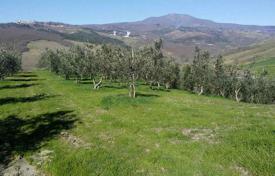 Farm – Abbadia San Salvatore, Toskana, Italien. 1 300 000 €