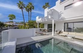 4-zimmer penthaus 269 m² in Estepona, Spanien. 890 000 €