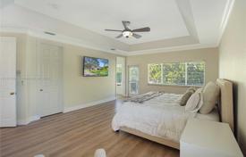 Haus in der Stadt – Pembroke Pines, Broward, Florida,  Vereinigte Staaten. $999 000