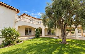 9-zimmer villa 42 m² in La Roquette-sur-Siagne, Frankreich. 1 090 000 €