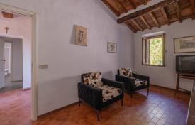 18-zimmer landgut 1030 m² in Siena, Italien. 1 250 000 €