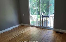 7-zimmer haus in der stadt in Scarborough, Kanada. C$1 615 000