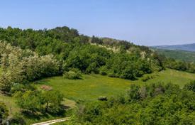 Grundstück in Motovun, Kroatien. 250 000 €