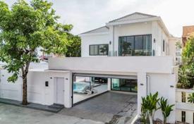 6-zimmer villa 220 m² in Pattaya, Thailand. $683 000