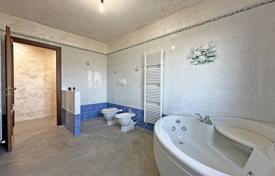 11-zimmer villa 420 m² in Ligurien, Italien. 790 000 €